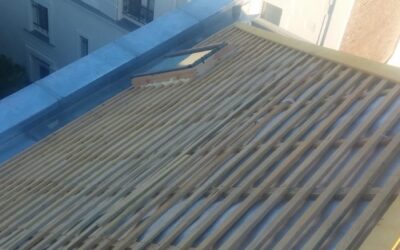 Peut-on faire rénover une toiture ancienne par un couvreur à Royan ?