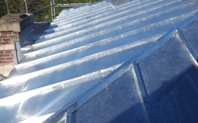 Un couvreur à Royan peut-il se déplacer en urgence après une tempête ?